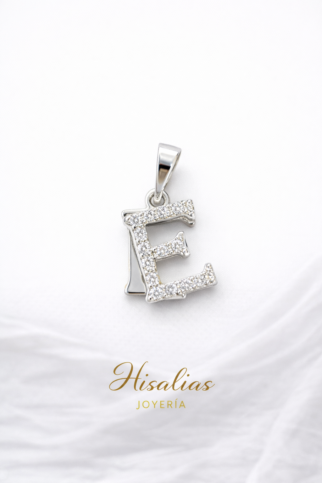 Dije Letra E con Zirconia – 0.5 Pulgada